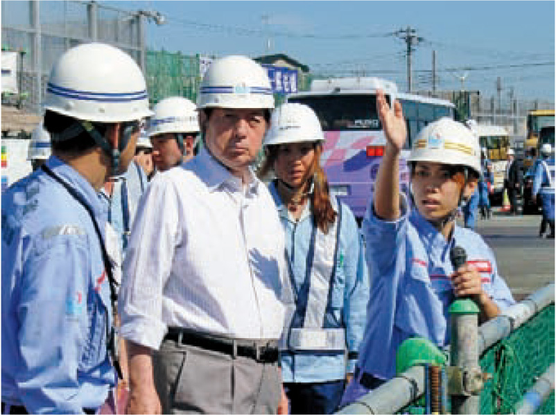 【写真1】 太田国土交通大臣による現場視察