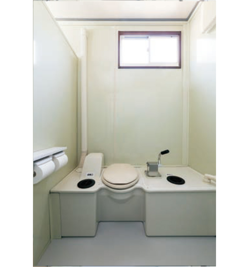 【写真5】広々としたトイレ専用スペース