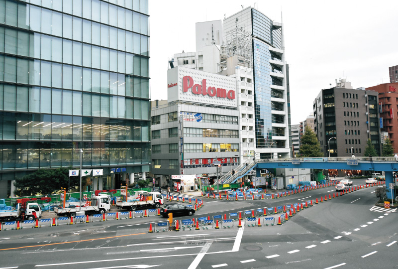 「新宿歩行者専用道第2号線Ⅲ期－1工区整備工事（26三－主4青梅街道）その2」の現場