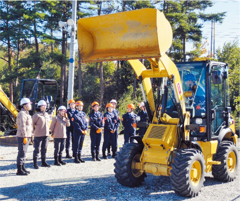 小型車両系機械実技講習の様子